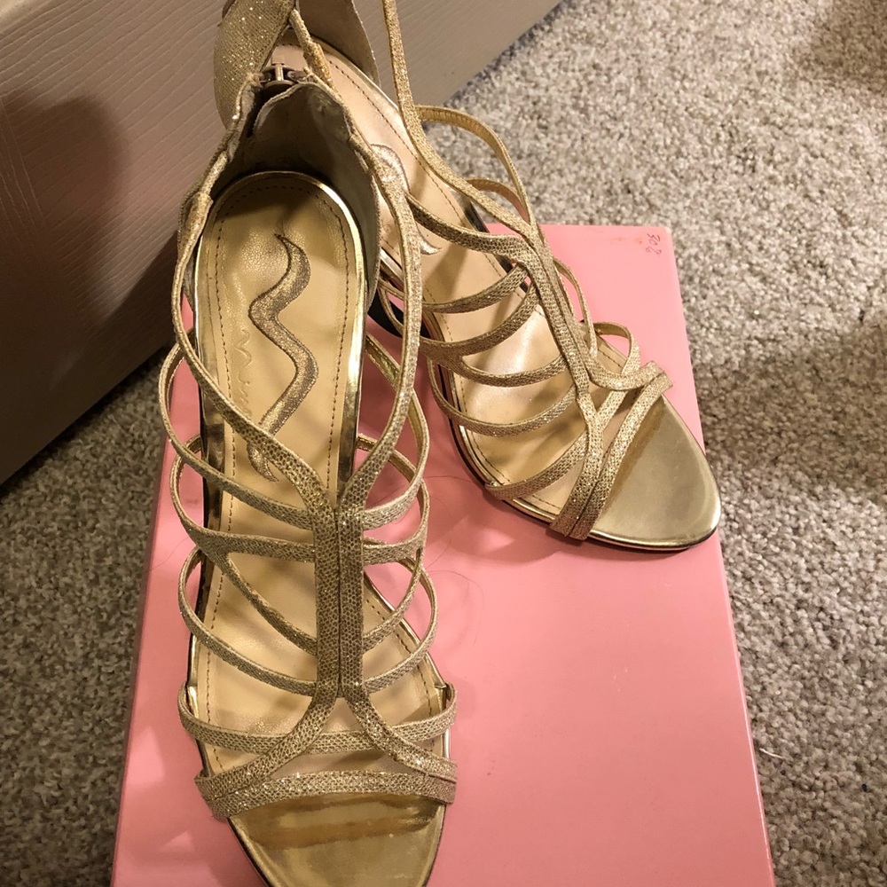 Nina Malone in Champagne Gold Shoes